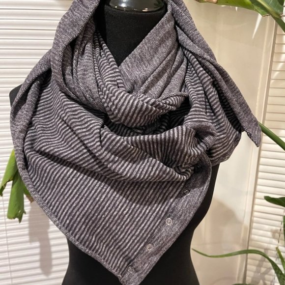 lululemon athletica Accessories - Lululemon Snap Infinity Scarf